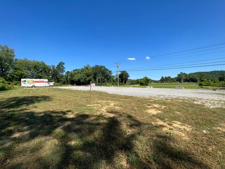 More Photos Of 3586 US HWY 42, Warsaw Office For Sale