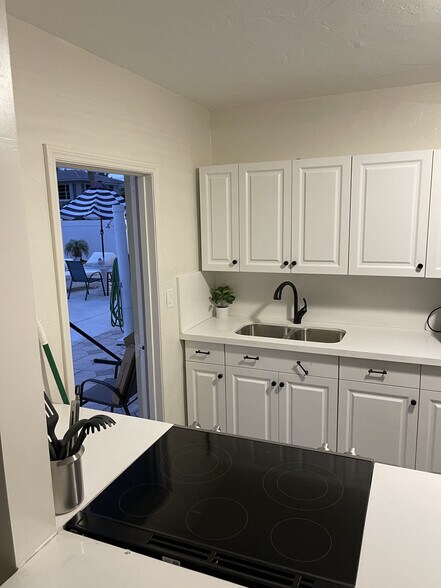 More Photos Of 100 Sandal Ln, Palm Beach Shores Apartments For Sale