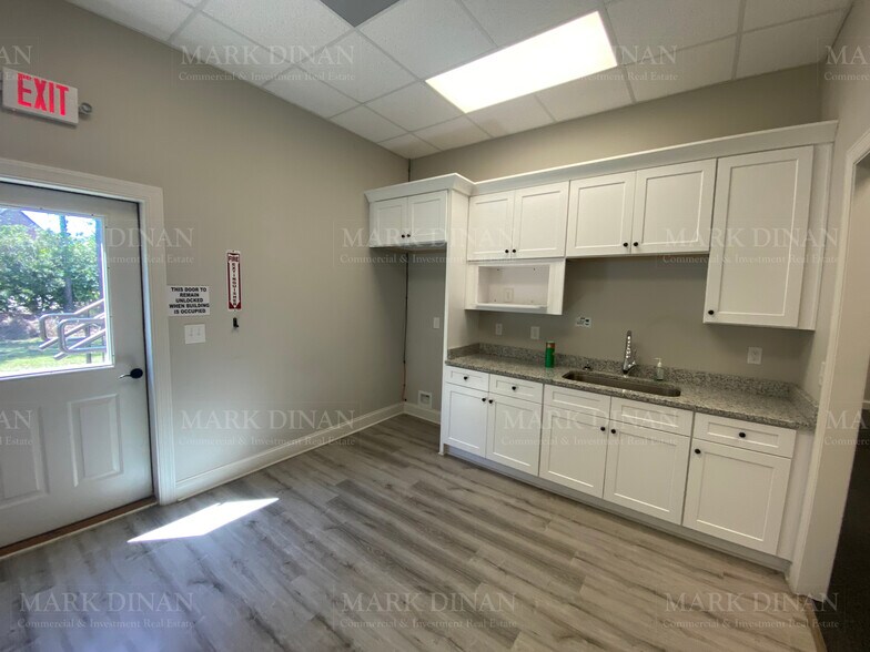 More Photos Of 200 Village Dr, Pelham Office For Sale