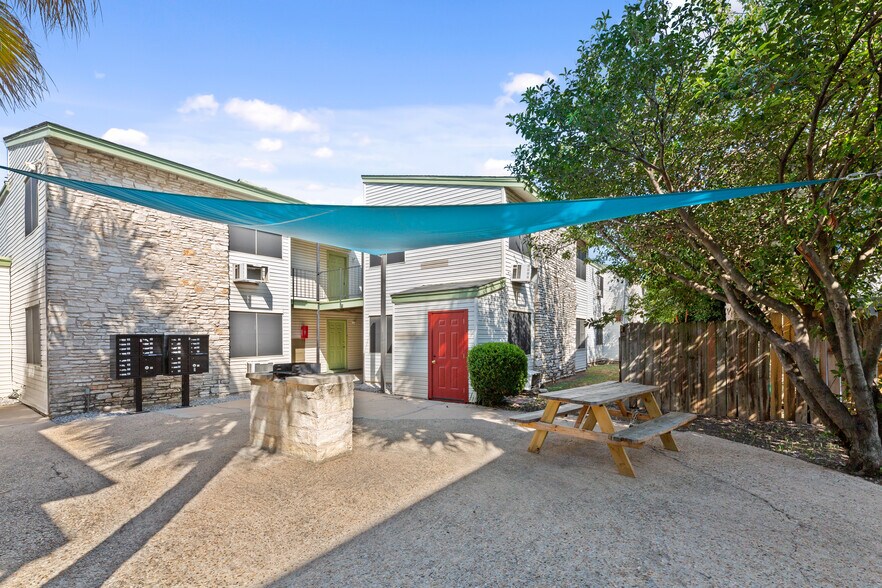 More Photos Of 4314 Gillis St, Austin Apartments For Sale