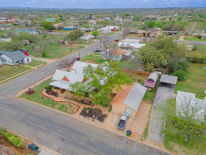 More Photos Of 1307 Wright St, Llano Freestanding For Sale