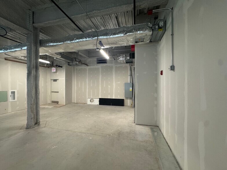 More Photos Of 4305 W Madison St, Chicago Lodge Meeting Hall For Lease
