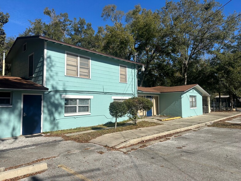 Primary Photo Of 1300 NW 6th St, Gainesville Office For Sale