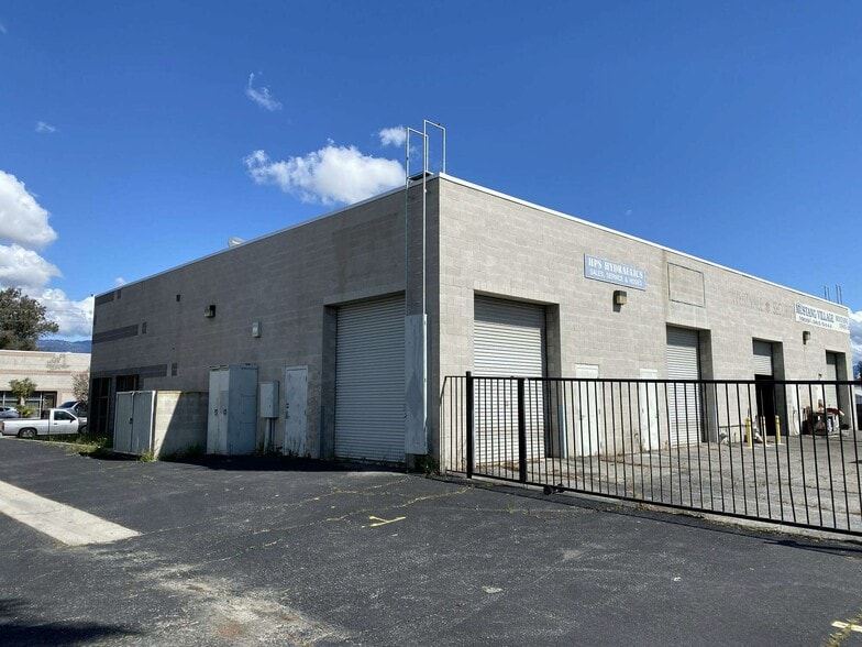 More Photos Of 615 Oak Ct, San Bernardino Warehouse For Sale
