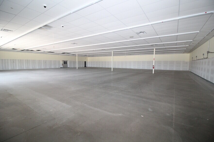 More Photos Of 302 N Birch Ave, Munday General Retail For Sale