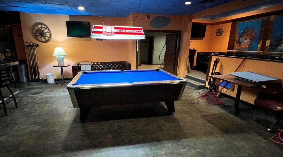 More Photos Of 95 Lake St, Gilford Restaurant For Sale