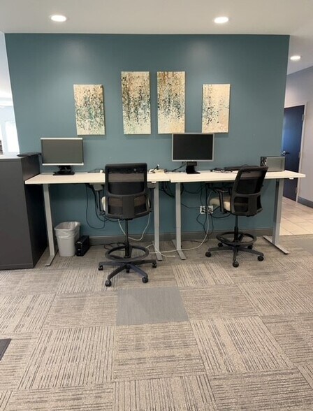 More Photos Of 5760 Nimtz Pky, South Bend Office For Sale