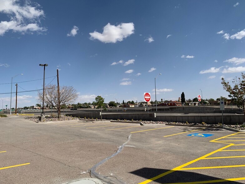 More Photos Of 4121 Montana Ave, El Paso Medical For Lease