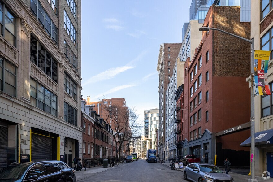 More Photos Of 30 Vandam St, New York Loft Creative Space For Lease