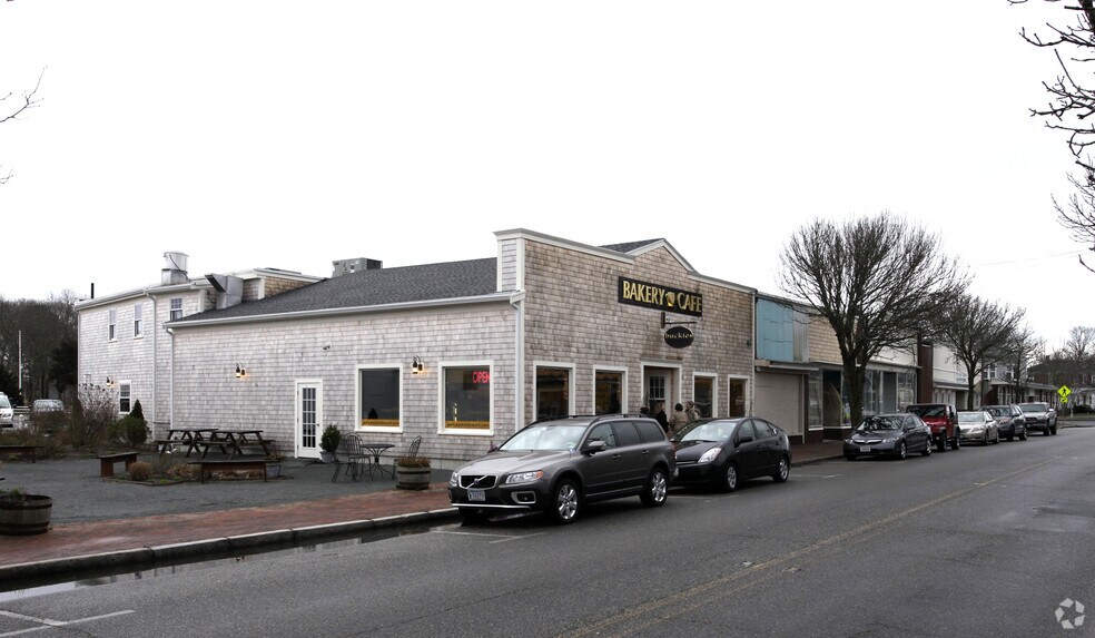 More Photos Of 667-681 Main St, Dennis Port Storefront For Lease