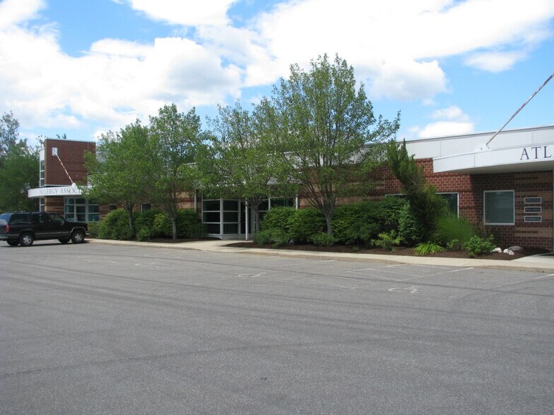 More Photos Of 100 Griffin Rd, Portsmouth Medical For Sale