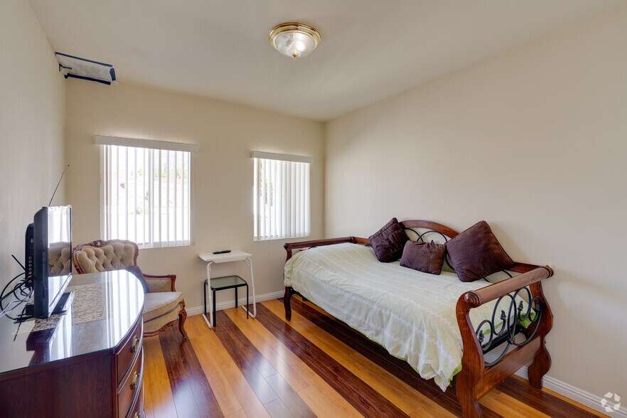 More Photos Of 1517 E Washington Blvd, Pasadena Storefront Retail Residential For Sale