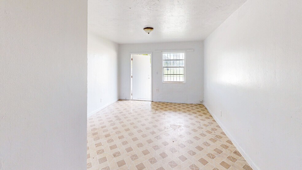 More Photos Of 1478 NW 2nd Ave, Florida City Multifamily For Sale