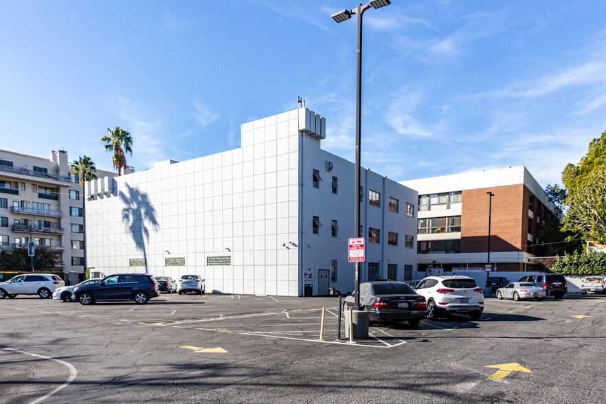 More Photos Of 4451-4465 Wilshire Blvd, Los Angeles Office For Lease