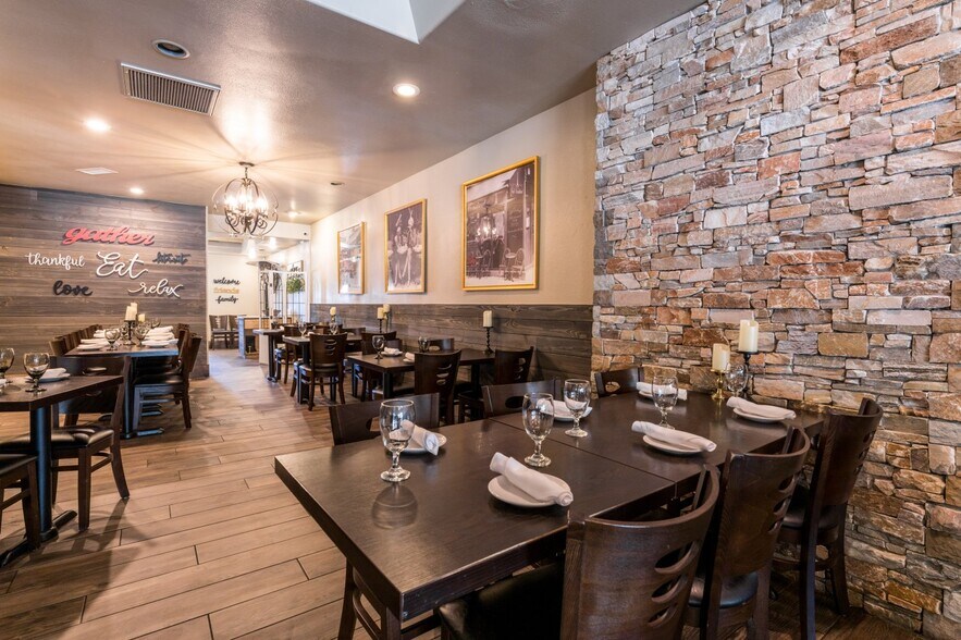 More Photos Of 858 W Lancaster Blvd, Lancaster Restaurant For Sale