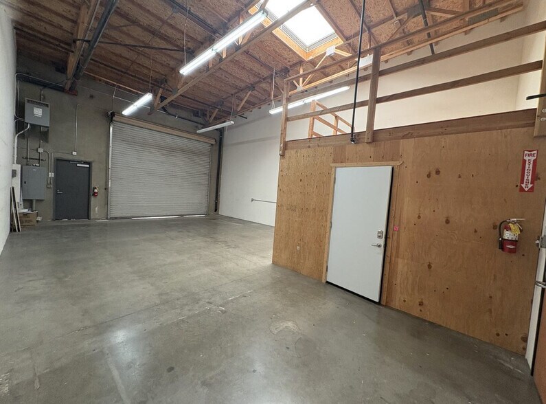 More Photos Of 25695 Jefferson Ave, Murrieta Flex For Lease