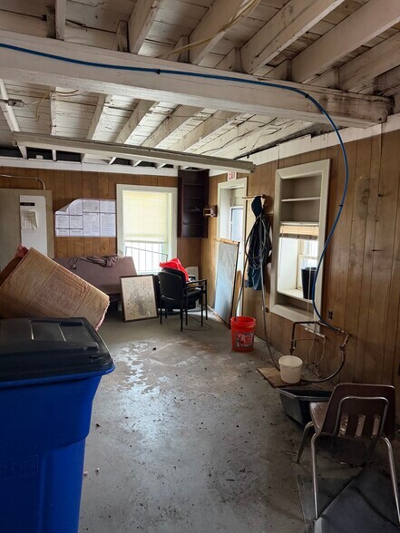 More Photos Of 314 Branch Ave, Providence Manufacturing For Lease