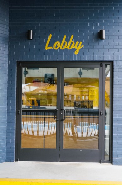 More Photos Of 310 SE Dorion, Pendleton Hotel For Sale