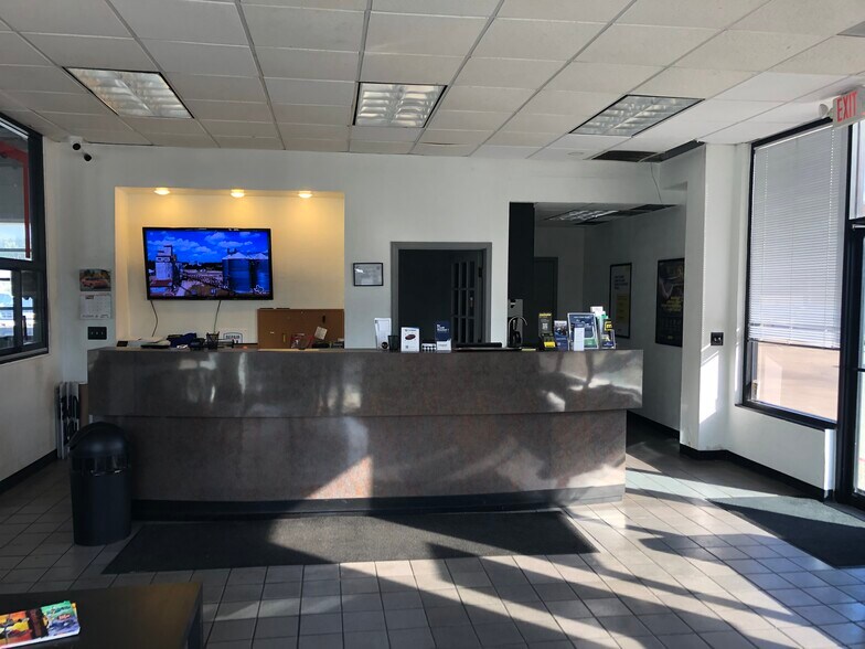 More Photos Of 2343 S Kirkwood Rd, Houston Auto Repair For Lease