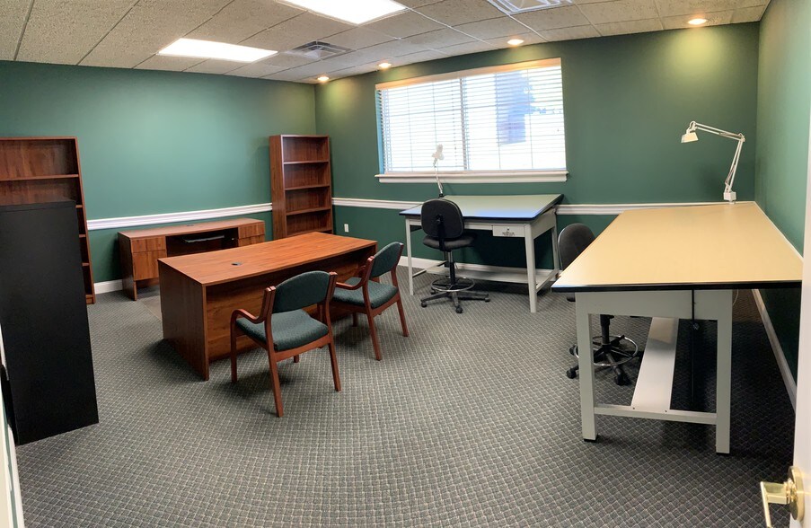More Photos Of 1860 Williamson Ct, Louisville Office Residential For Lease