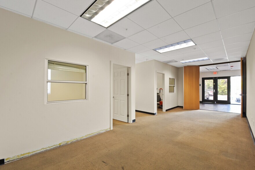 More Photos Of 5018 Chesebro Rd, Agoura Hills Medical For Sale