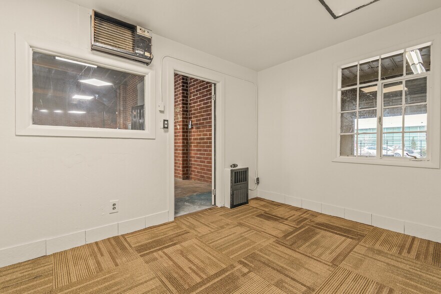More Photos Of 517 Evans Ave, Reno Warehouse For Lease
