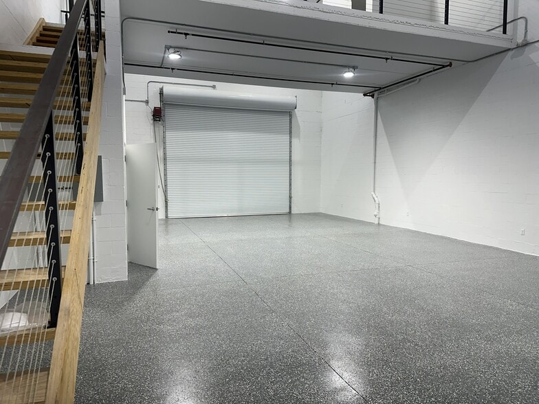 More Photos Of 15547 Global Pkwy., Fort Myers Self Storage For Sale