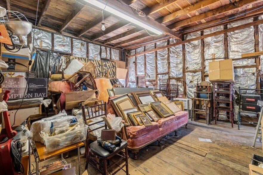 More Photos Of 315 Main St, Ferndale Hotel For Sale