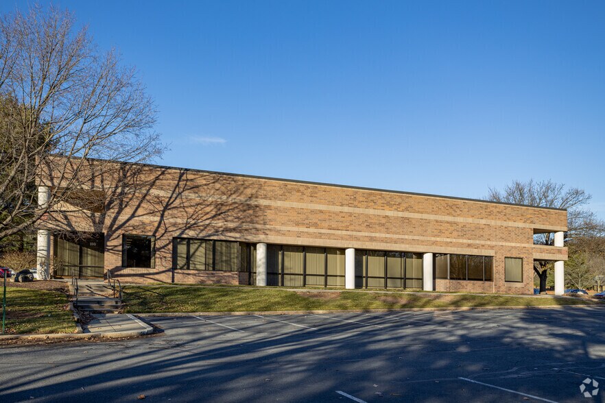 Primary Photo Of 1510 Valley Center Pky, Bethlehem Light Manufacturing For Lease