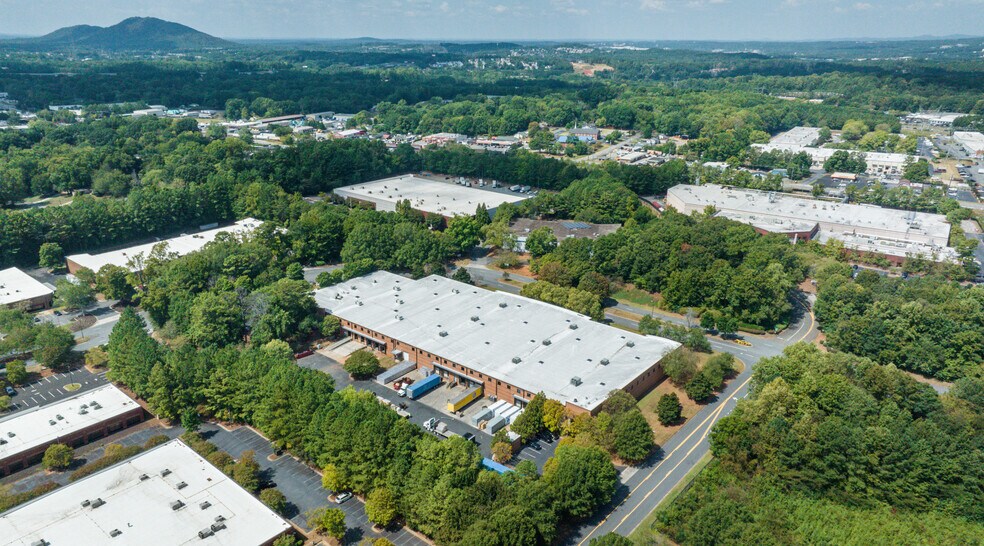 More Photos Of 1840 W Oak Pky, Marietta Warehouse For Lease