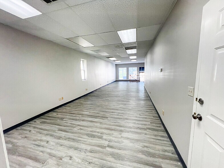 More Photos Of 305-309 N Illinois St, Belleville Storefront Retail Residential For Sale