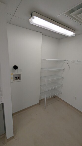 More Photos Of 22100 Mastick Rd, Fairview Park Office For Sale