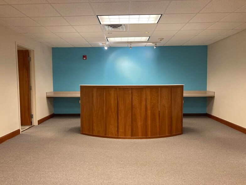 More Photos Of 3605 Vartan Way, Harrisburg Office For Lease