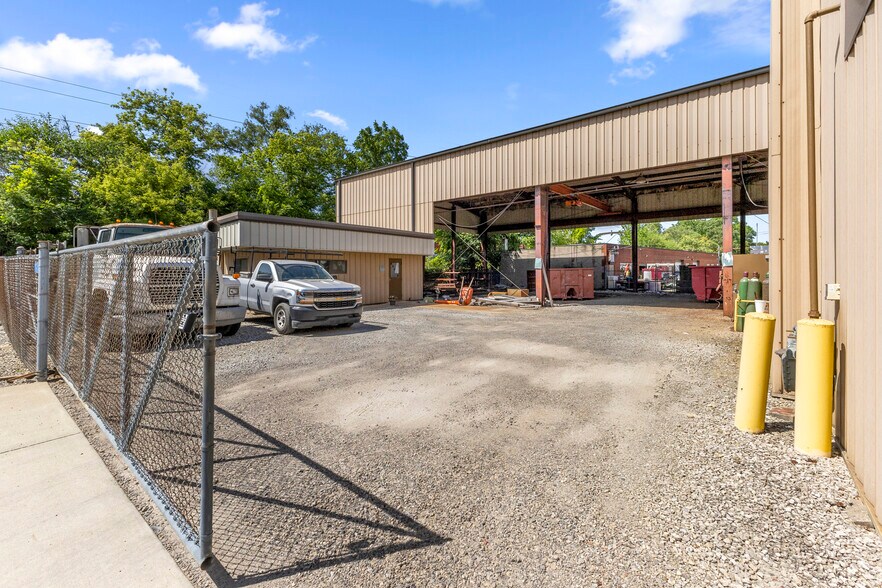 More Photos Of 16136 White Ave, Allen Park Warehouse For Sale