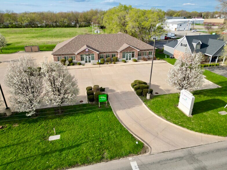 More Photos Of 1192 E Pershing Rd, Decatur Medical For Lease