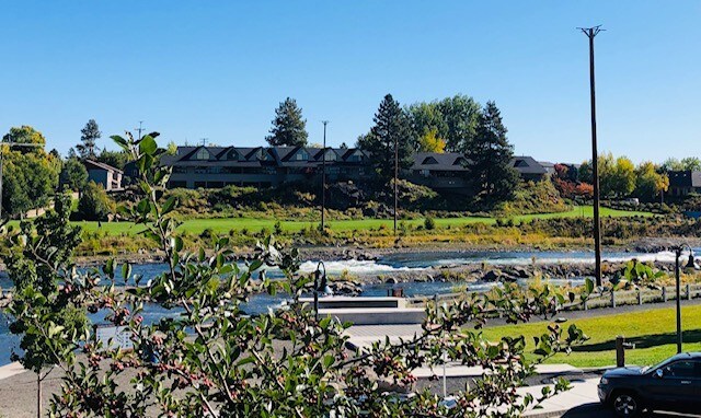 More Photos Of 151 SW Shevlin Hixon Dr, Bend Office For Sale