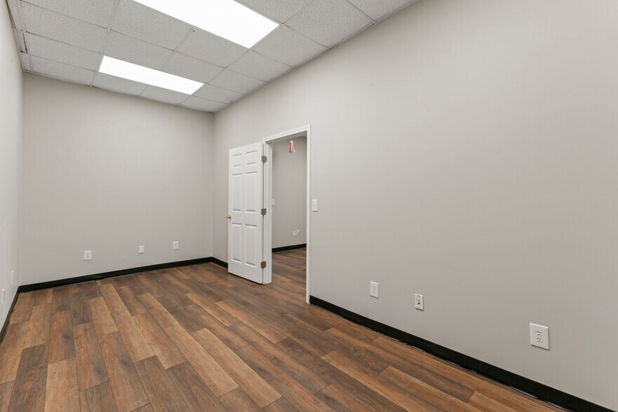 More Photos Of 38 E Main St, Hampton Medical For Lease