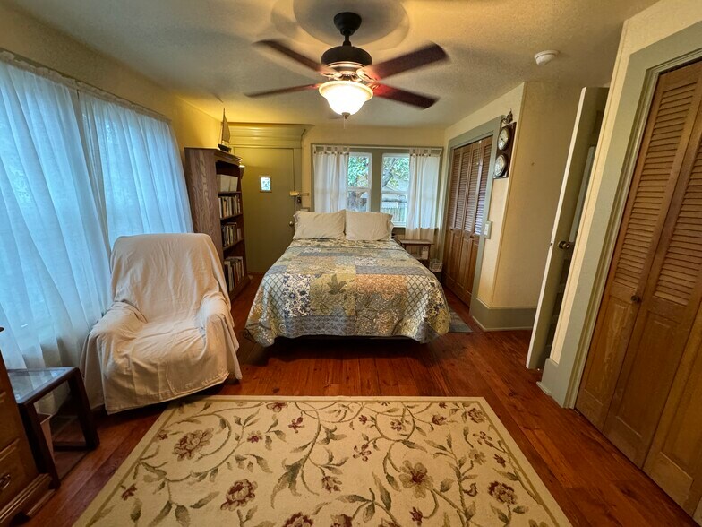 More Photos Of 224 W Chickasaw St, Tahlequah Hospitality For Sale