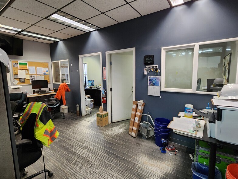 More Photos Of 700 22nd St, Bakersfield Warehouse For Lease
