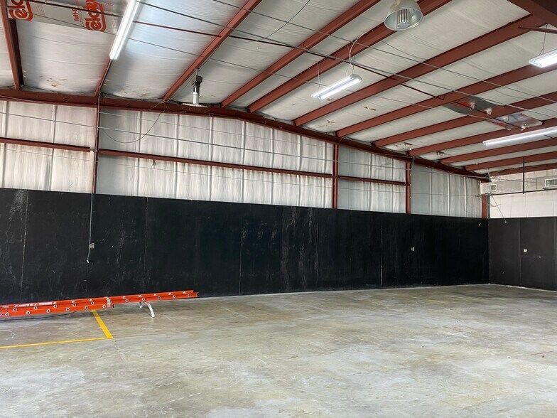 More Photos Of 735 Industry Rd, Longwood Warehouse For Lease