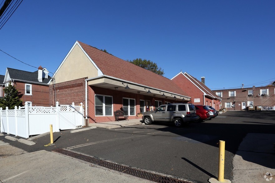 More Photos Of 207 Leedom St, Jenkintown Office Residential For Lease