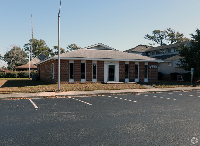 Primary Photo Of 210 Penny Ln, Morehead City Medical For Sale