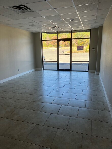 More Photos Of 25255 Highway 5, Lonsdale Unknown For Lease