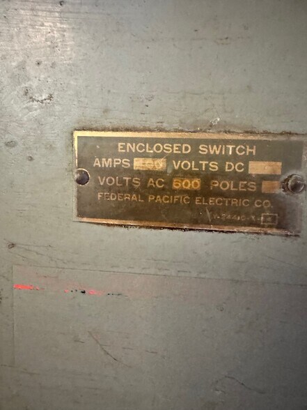 More Photos Of 4020 Bellaire Ln, Peninsula Warehouse For Lease