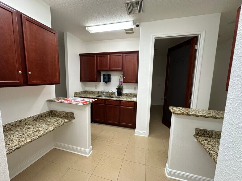 More Photos Of 1656 S Volusia Ave, Orange City Medical For Sale