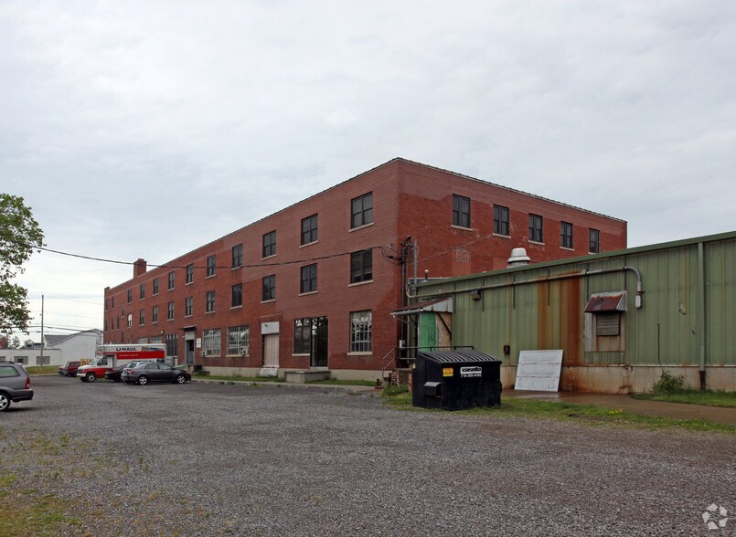 More Photos Of 183 E Main St, Fredonia Office For Lease