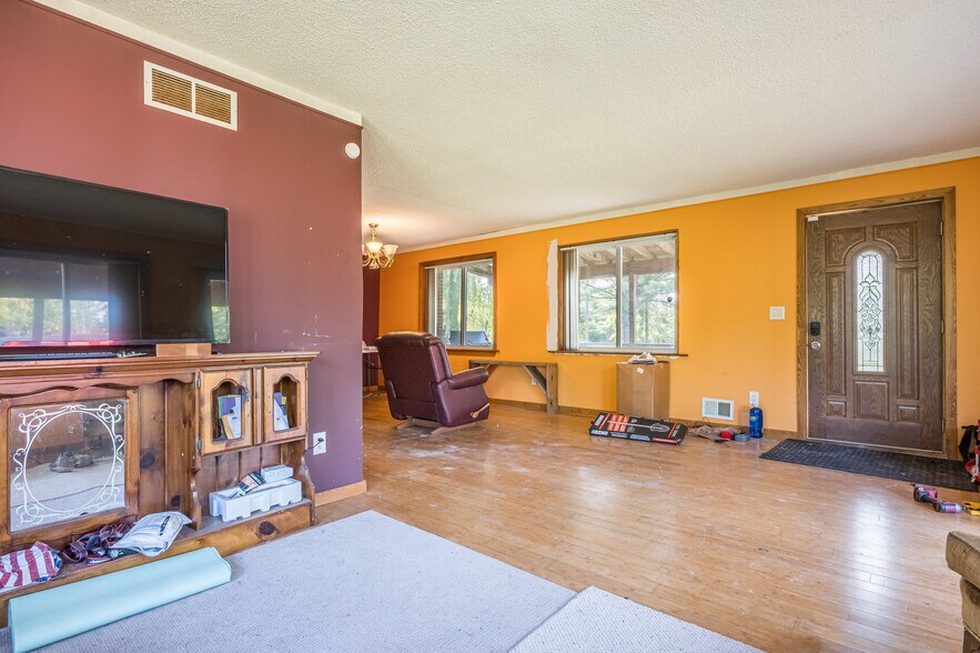 More Photos Of 5852 County Line Rd, Coleman Specialty For Sale