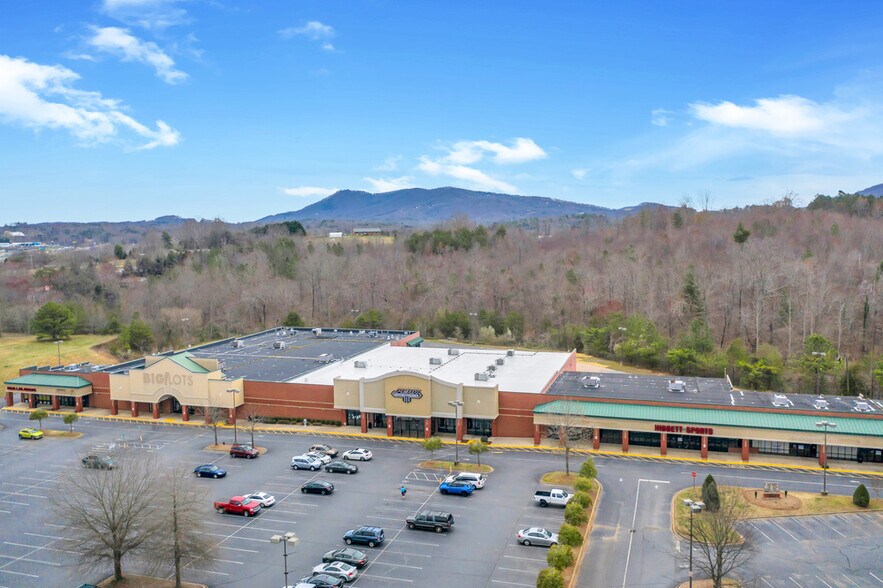 More Photos Of 104-168 Fiddlers Run Blvd, Morganton Unknown For Lease