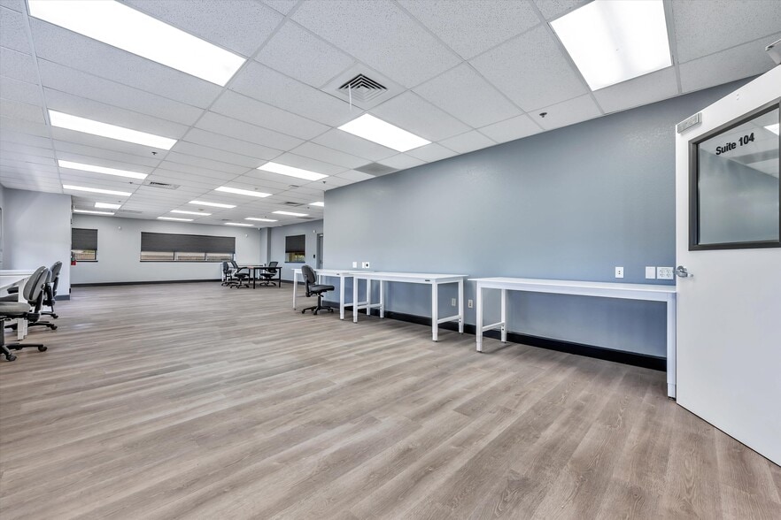 More Photos Of 1851 Airway Dr, Hollister Light Distribution For Lease