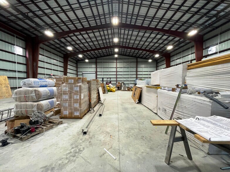 More Photos Of 3625 Ironbridge Blvd, Fort Myers Warehouse For Sale